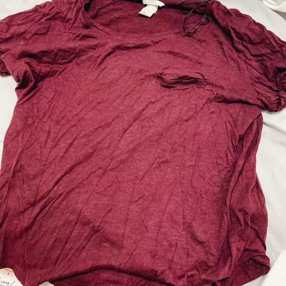 Burgundy Flowy Tee w/ pocket - Picture 1 of 1